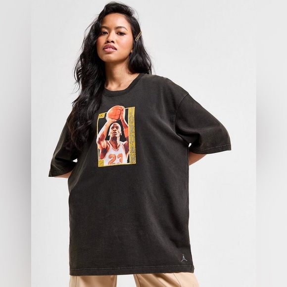 Nike Jordan Women's Oversized Graphic T-Shirt Michael Jordan Medium FN5375-010 - Picture 1 of 8